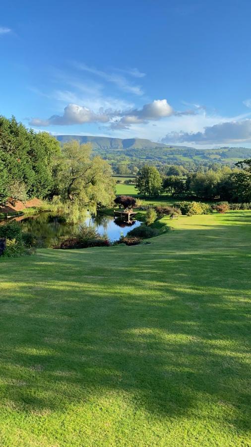 Cwmbach Lodge Luxury B&B Glasbury Exteriör bild